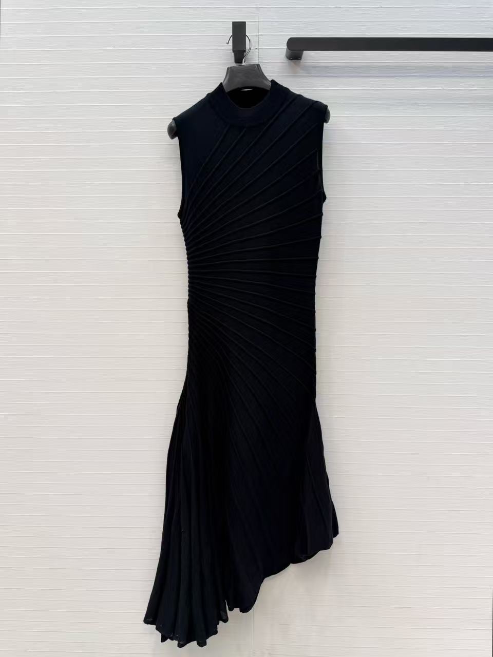 Effenkleurige, chique en verfi - Women Formal Wear Designers recensie en prijs